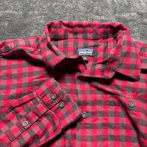 Patagonia Organic Cotton Plaid Button Down Shirt Mens Small Red Black Outdoor